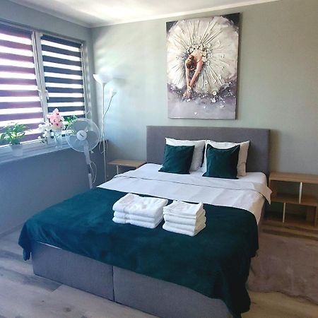 Apartament Centrum Chmielna Варшава Екстериор снимка