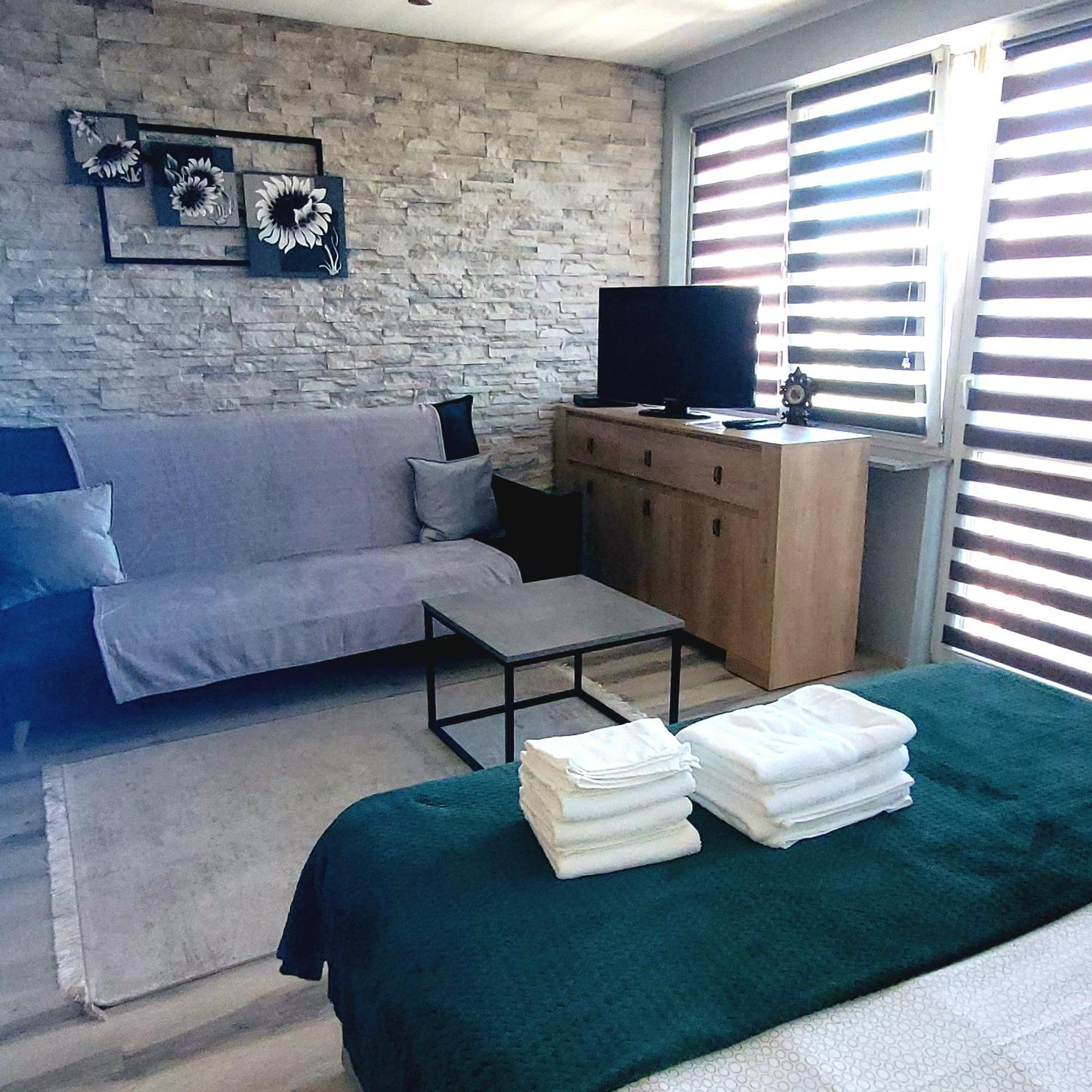 Apartament Centrum Chmielna Варшава Екстериор снимка